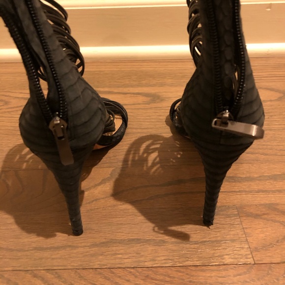 BCBG strapless heels - Picture 4 of 7